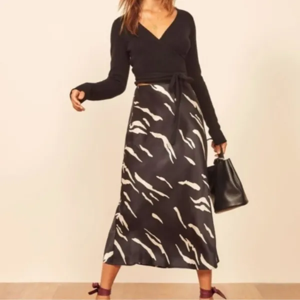 Reformation Pratt Silk Skirt in‎ Black and Cream Print NWT 4 - Image 2