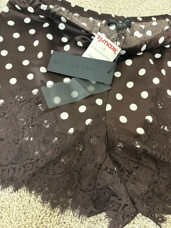 Silk and lace tjmaxx shorts - Image 3