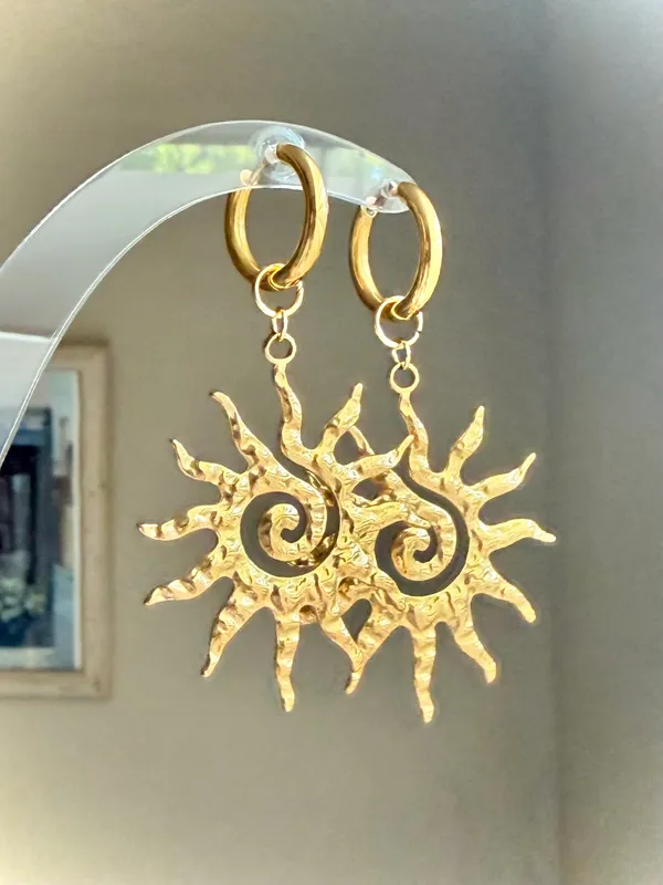 Handmade gold tone stainless steel sun boho retro vintage style hoops dangle earrings☀️ - Image 2