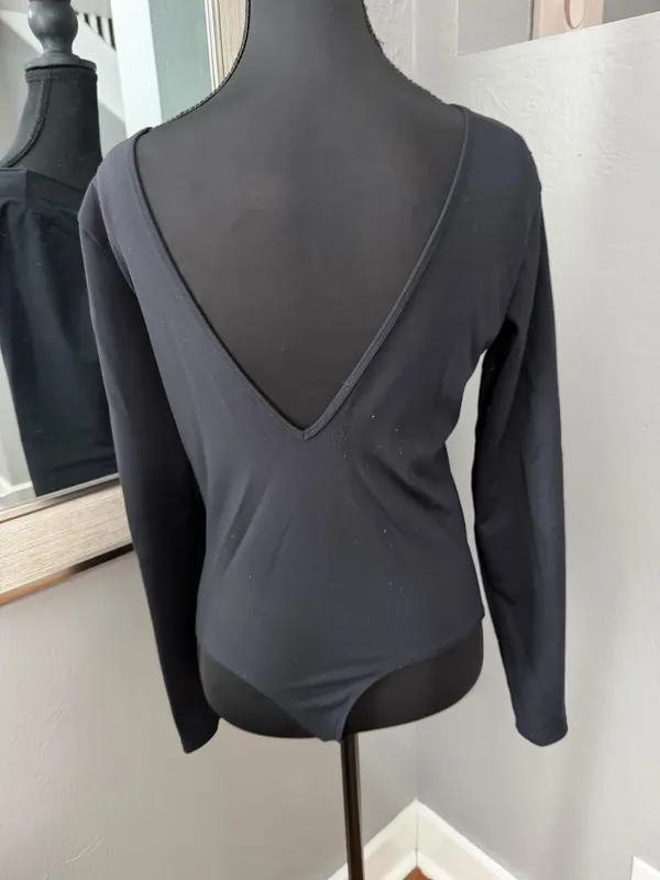 Abercrombie & Fitch Soft AF Collection Black V Back Long Sleeve Bodysuit Medium - Image 3