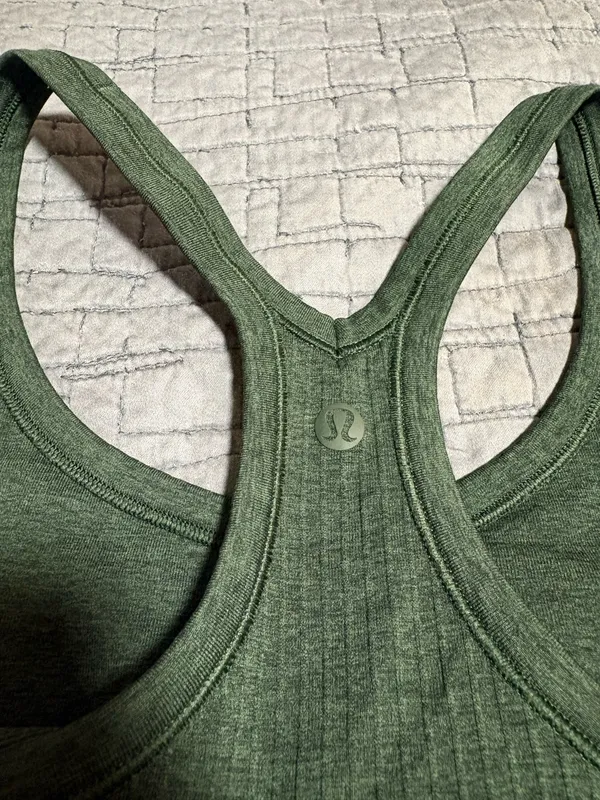 Lululemon Women’s Tank Top - Image 3