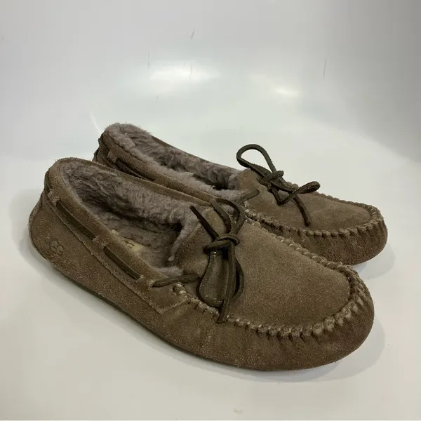 UGG Dakota slippers taupe women’s size 6 house‎ shoes casual shearling lined - Image 2