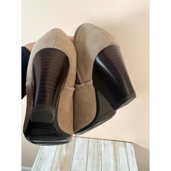 Vaneli Suede Ankle Booties Taupe Block Heel Elastic Side Women's‎ Size 7M - Image 10