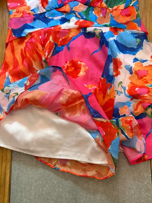 Luxxel Vibrant Abstract Floral Puff Sleeve Ruffle Romper Size Large - Image 4