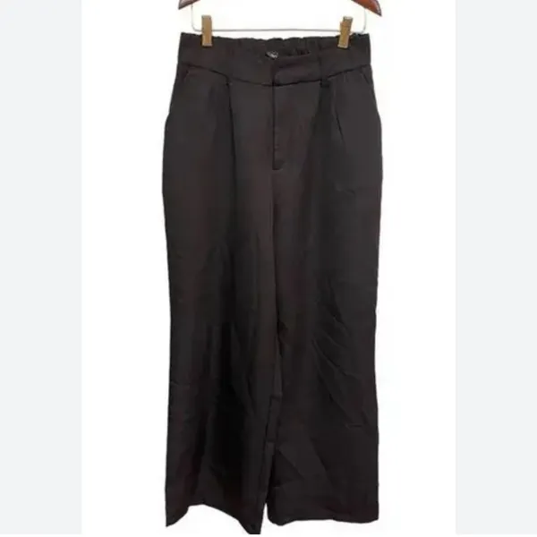 Lulumari Black Wide Leg Cropped Pants - Size Medium (NWT) - Image 2