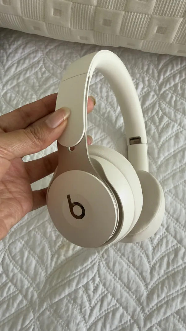 Beats Solo Pro Noise Cancelling Headphones - Image 6