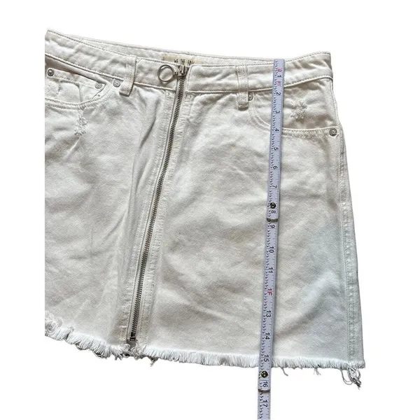 We The Free "Zip it‎ Up" White Ripped Denim Skirt by Free People Sz 29 - Image 6