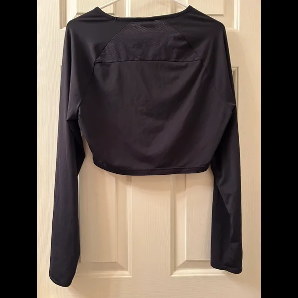 Gymshark Training Long Sleeve Crop Top Size Large Black - Image 2