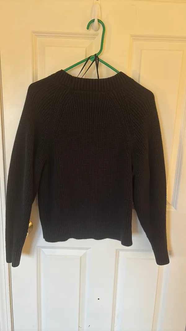 Banana Republic Sweater - Image 3