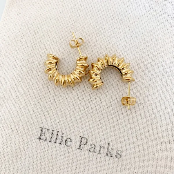 18k Gold Retro Inspired Textured Hoop Earrings - Image 8