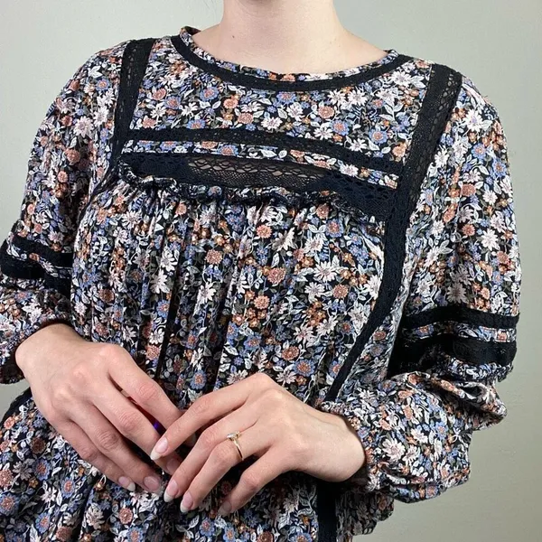 American Eagle Black Floral Lace Trim Long Sleeve Open Tie Back Blouse Size L - Image 7