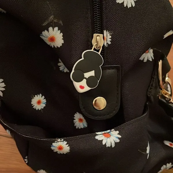 Alice + Olivia Black Fabfitfun Daisy Print Duffle Bag Weekender Travel Overnight - Image 13