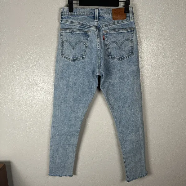 Levis 501 Premium Denim Jeans Womens Size 26x30 Button Fly Light Wash Raw Hem‎ - Image 3