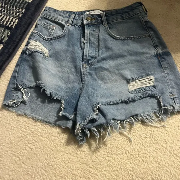 Zara‎ denim shorts 4 - Image 3