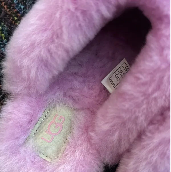 Pink ugg slippers size 8 - Image 3