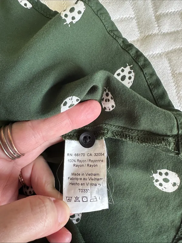 Anthropologie 11-1-Tylho Lakin Green Tunic Ladybug Button Down Shirt Size Small - Image 7