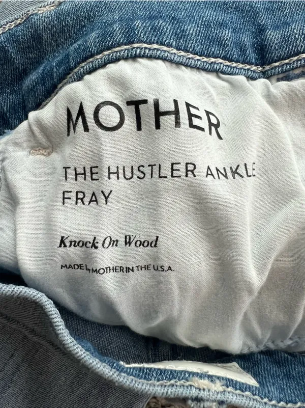 Mother Denim Women’s The Hustler Ankle Fray Cropped Jeans in Knock on Wood 26 - Image 5
