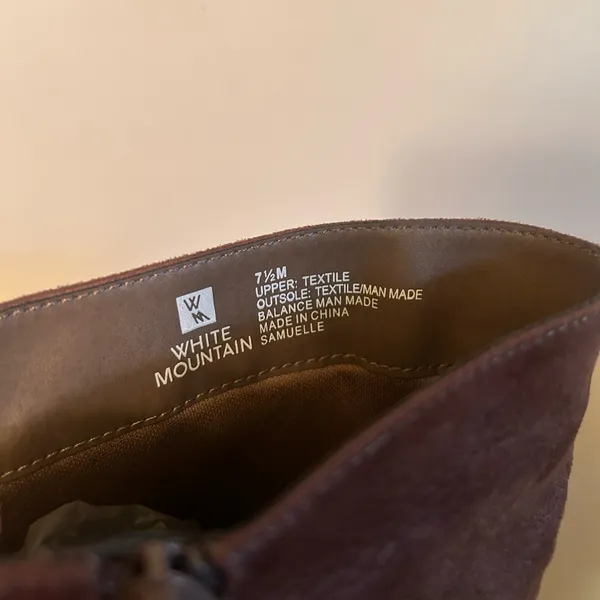 White Mountain Women’s 7.5 Brown Heeled Boots - Image 6