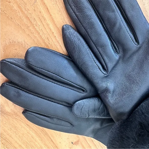 UGG Black Leather Fur-Trimmed Gloves - Image 4