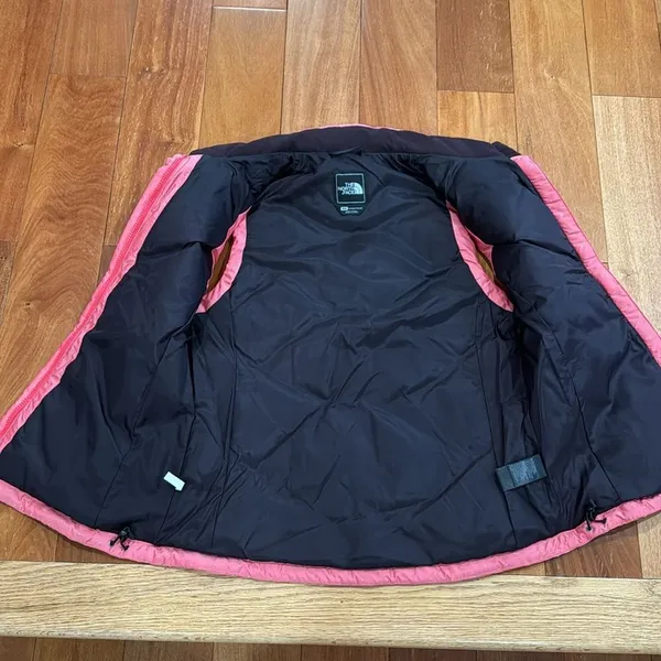 The North Face 550 Down Filled coral with white polkadots puffer Vest Size M - Image 5
