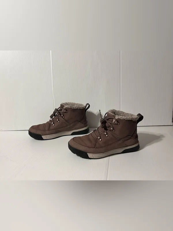 The North Face Sierra mid lace winter waterproof boots women’s size 9 - Image 2