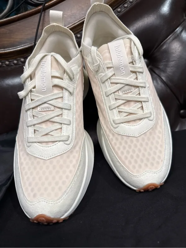 Lululemon CrossCity Sneaker Women’s Size 9 Cream Ivory Walking Shoes EU 41 - Image 3