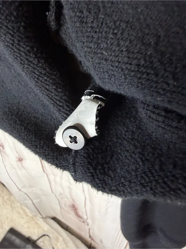 Alo - Renown Cropped Button-Up Pullover - Image 4