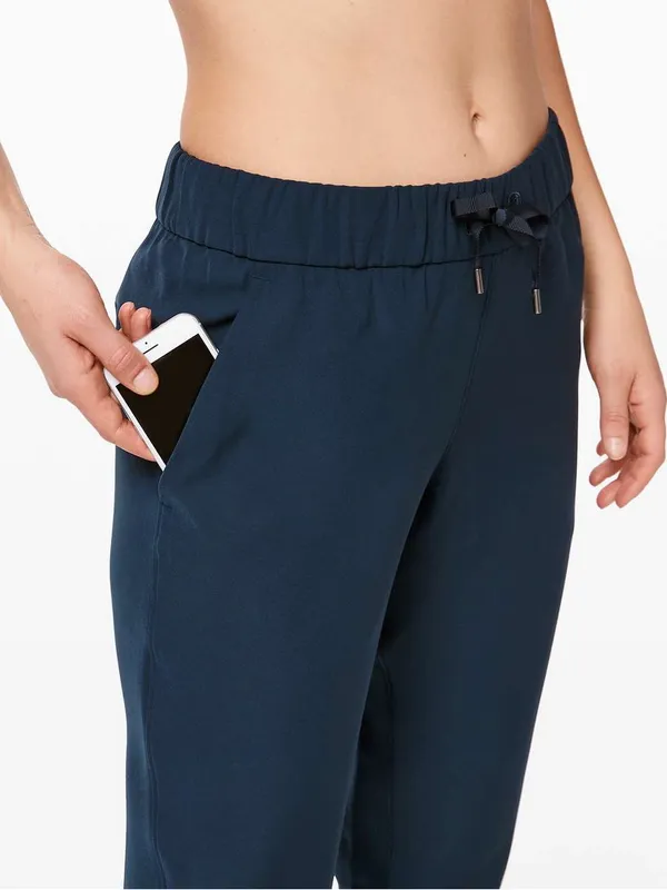 LULULEMON On The Fly Jogger in True Navy Sz. 2 - Image 3