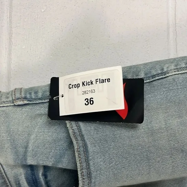 LuLaRoe women’s crop kick flare light wash jean - Image 3