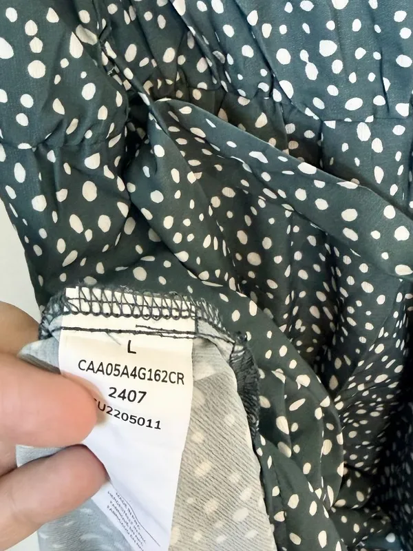 NWT Cupshe Green V-Neck Split Maxi Dress - Size: Large - Image 4