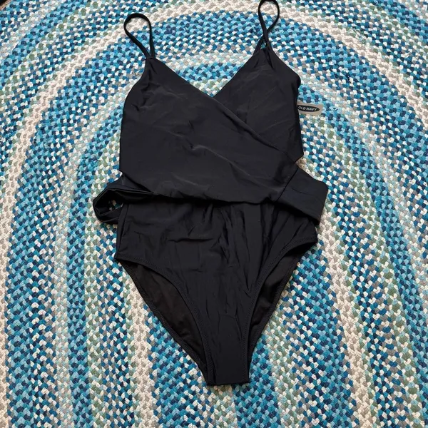 New‎ Old Navy Swimsuit - Image 3