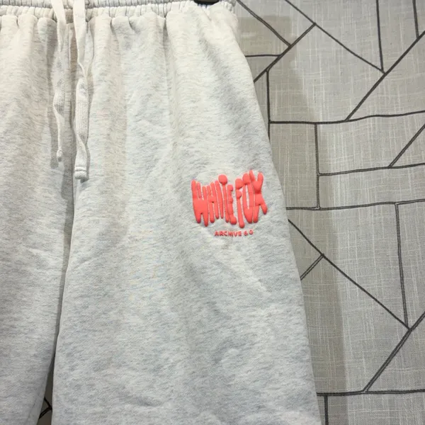 White Fox Boutique Sweatpants XS Heather Grey‎ Archive 6.0 Puff Print Joggers - Image 2