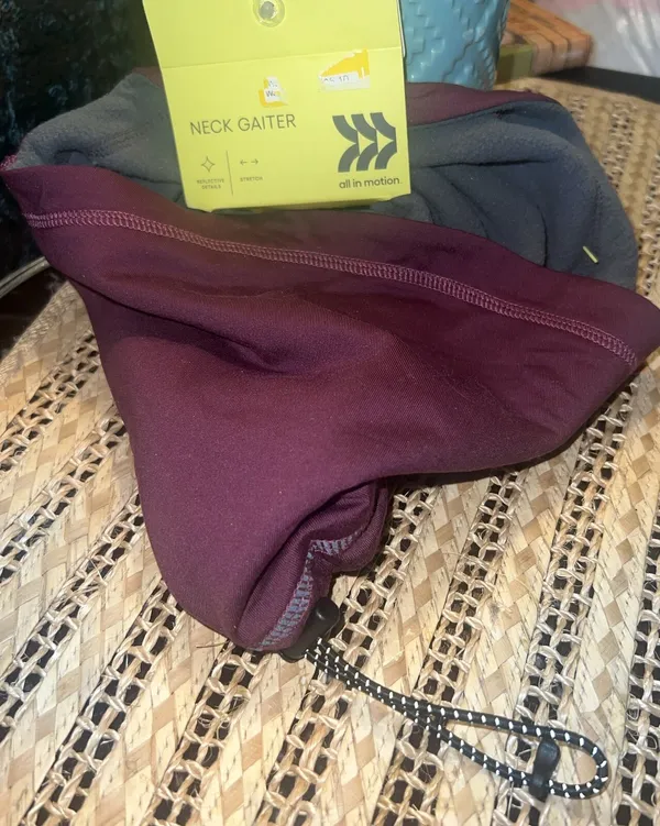 Women's Neck Gaiter Fleece Lined Jersey Burgundy All in motion One Size NWT - Image 2