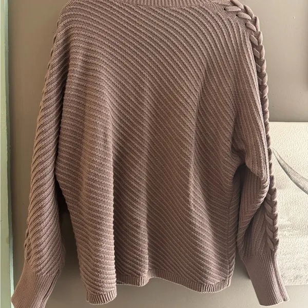 Cozy Mauve Sweater with Braided Sleeves - Image 2
