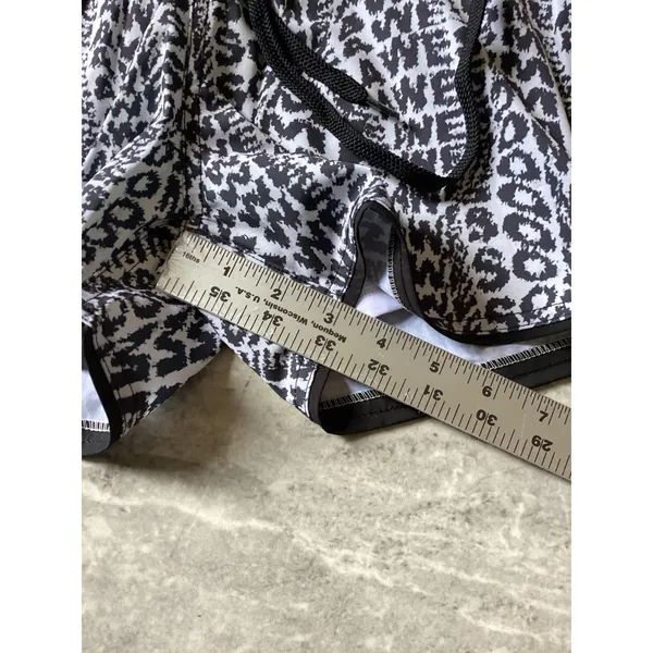 Niyama Sol Womens Sport Short Awesome Black White Leopard Print Small NEW - Image 5