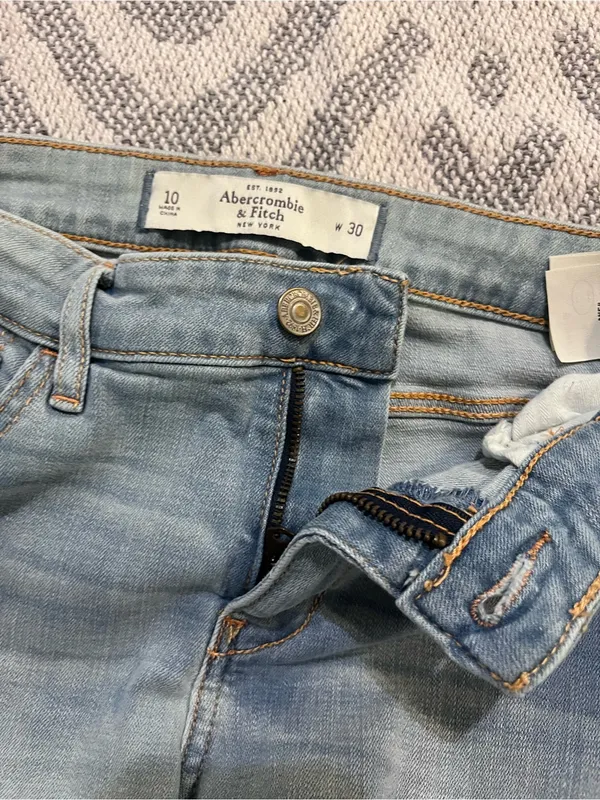 ABERCROMBIE & FITCH Women’s Distressed Skinny Fit Light Wash Blue Denim Jeans 10 - Image 8