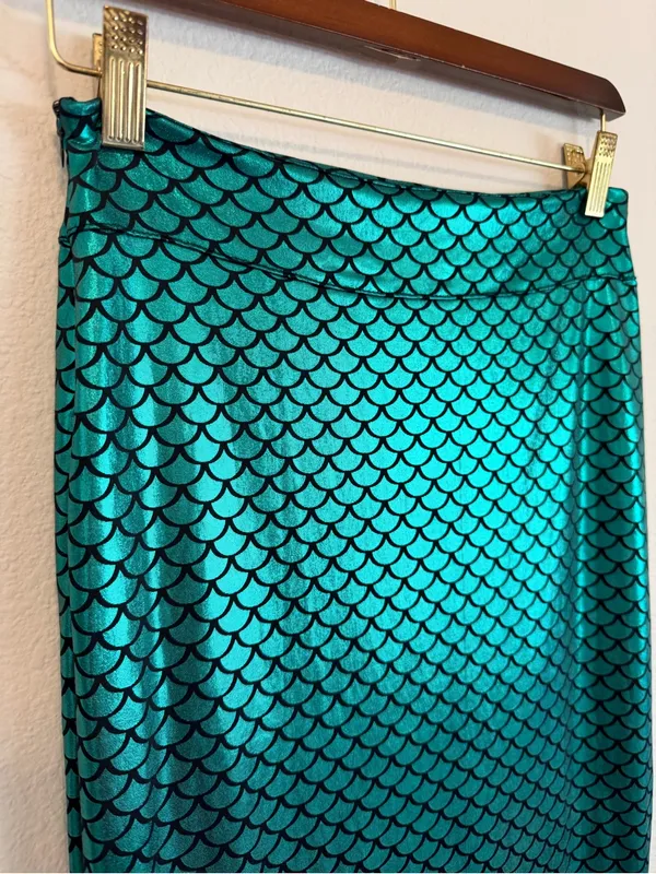 Mermaid Skirt floor length, green metallic fish scales pattern, lined, size S - Image 9