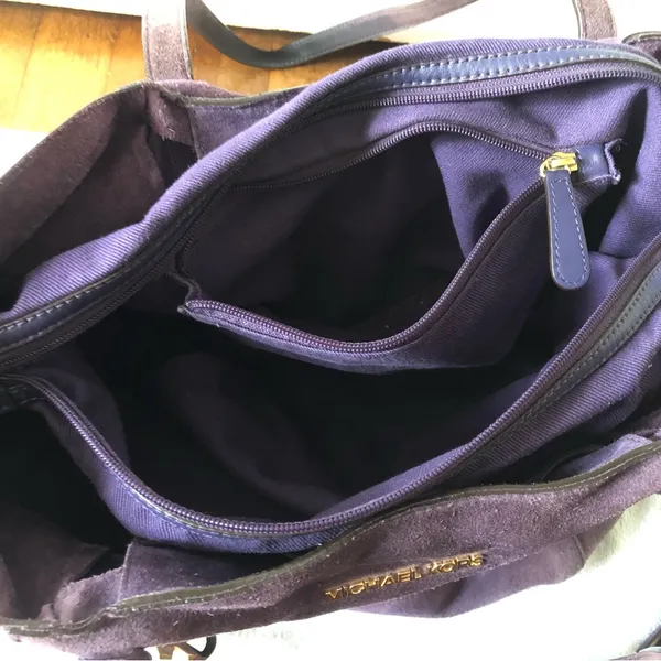 Michael Kors Large Purple Suede Shoulder Bag For Everyday Use - Image 2