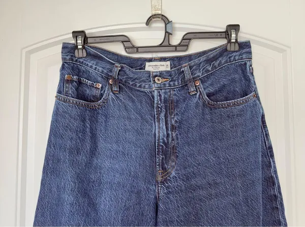 Abercrombie & Fitch The Wide Leg High Rise Jeans Size 30 - Image 7