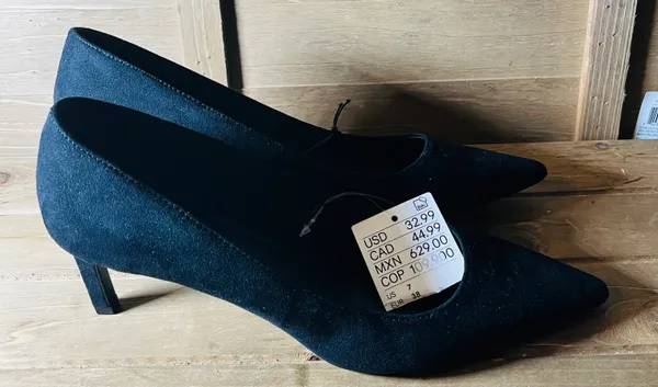 H&M Black Suede Pumps Shoes size 7 - Image 4