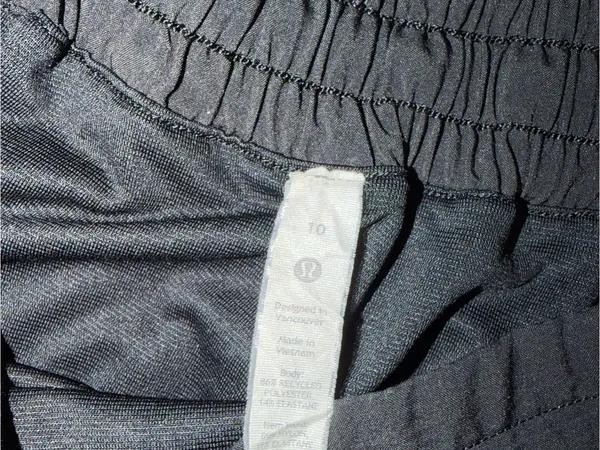 lululemon Hotty Hot 2.5” Shorts - Image 3