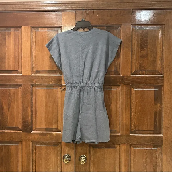 Theory Short Sleeve‎ Linen Blend Wrap Front Romper Size 8 Gray Minimalist - Image 3