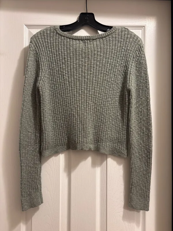 Francesca’s Green Cropped Sweater - Image 3