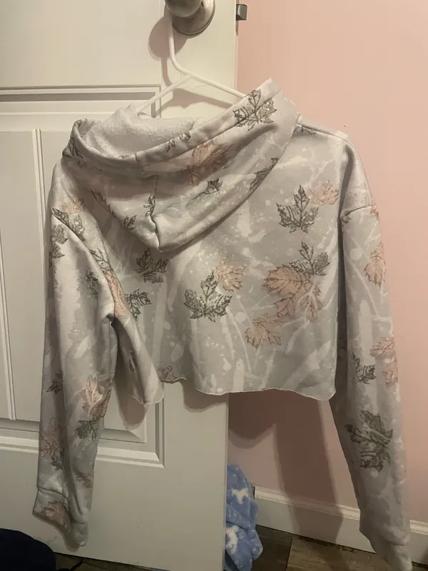 Shein Cropped Camo Hoodie - Image 3