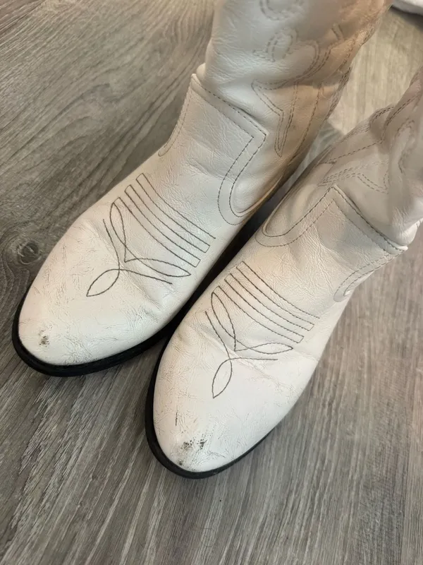 White Cowgirl Amazon Boots 9 - Image 2