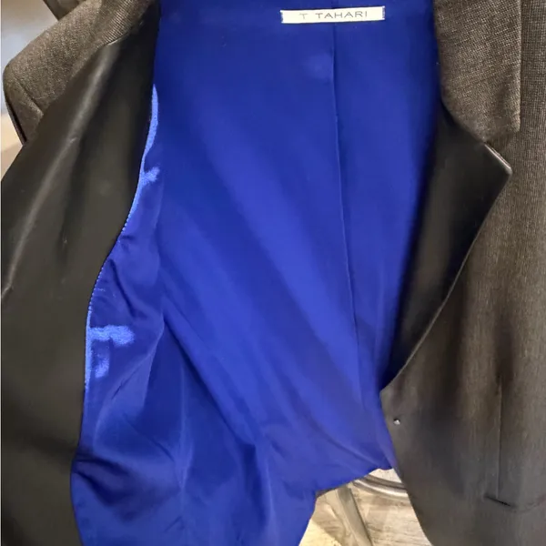 Beautiful T Tahari Blazer - Image 4