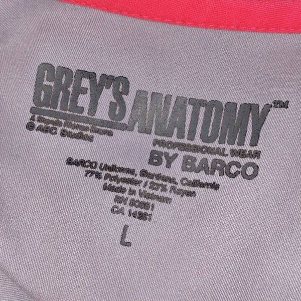 Greys Anatomy pink nurses scrub top size large - Image 5