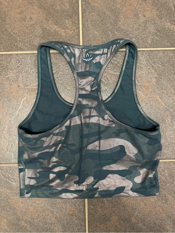 Beyond Yoga First Class Racerback Crop Tank Bra Camouflage Metallic Green Medium - Image 8