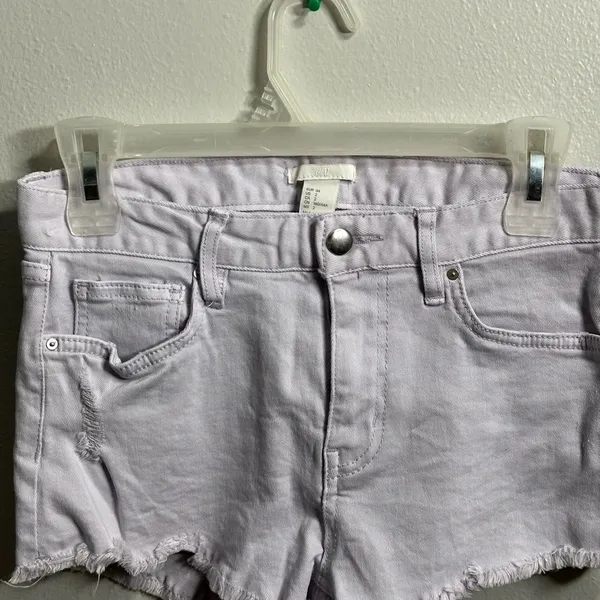 H&M Women Lilac Cut Off Jean‎ Shorts Size 2. - Image 2
