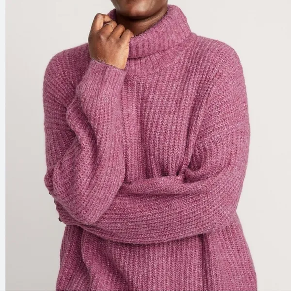 Old Navy Shaker-Stitch Tunic-Length Turtleneck Sweater - Image 3